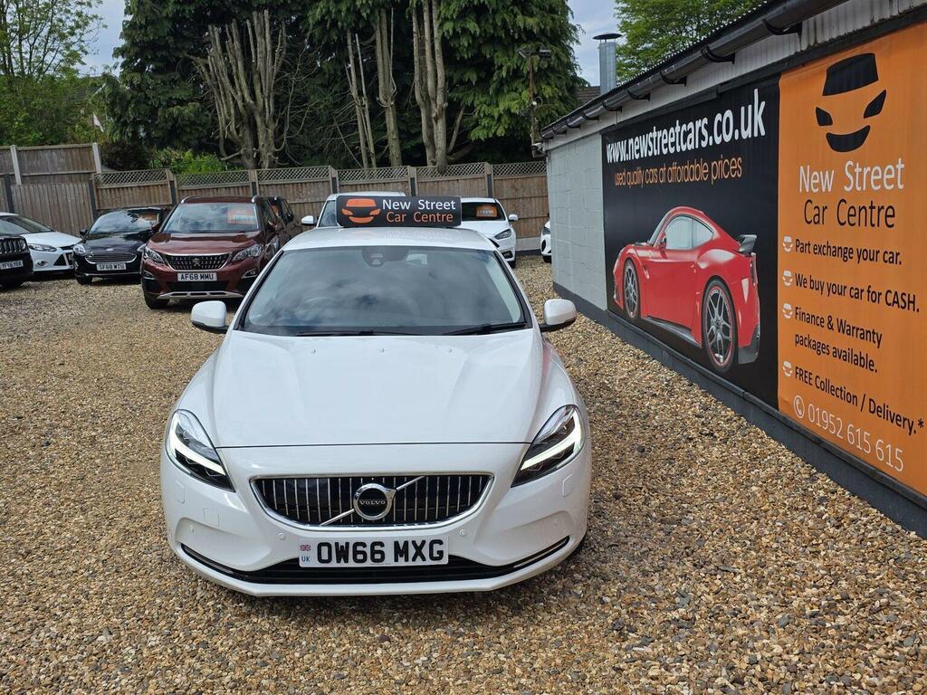Volvo V40 Hatchback 1.5 T2 Inscription Euro 6 Ss White #3