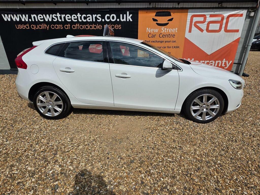 Volvo V40 Hatchback 1.5 T2 Inscription Euro 6 Ss White #4