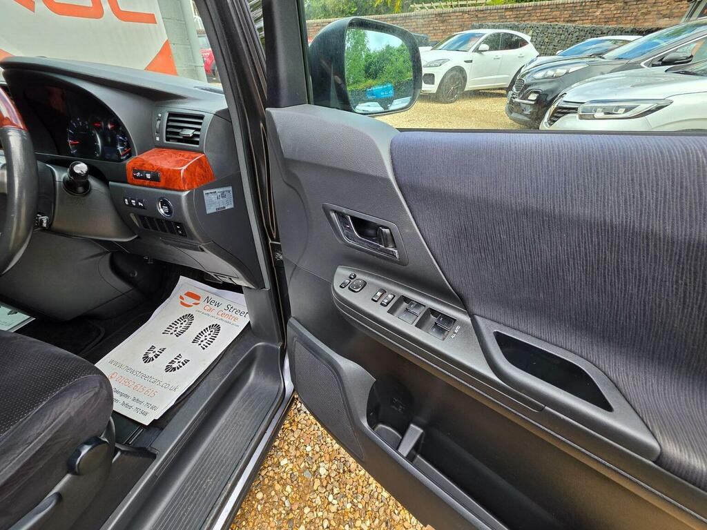 Toyota Vellfire 2.4 Auto Purple #35