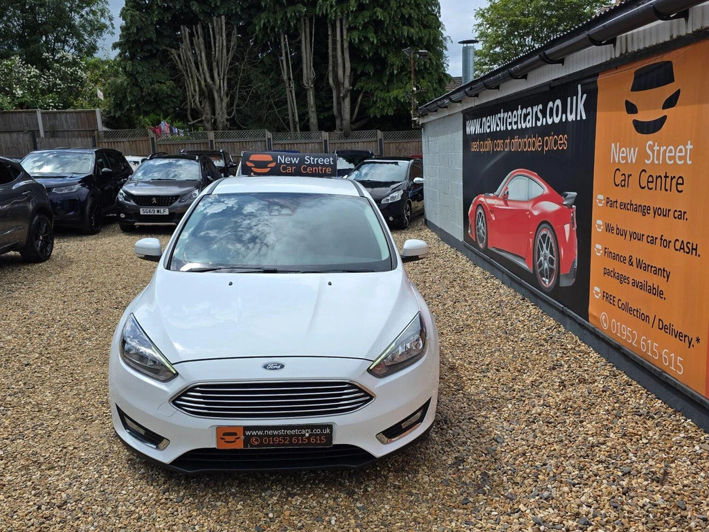 Ford Focus Hatchback 1.0T Ecoboost Titanium Euro 6 Ss WF67XWL White #3