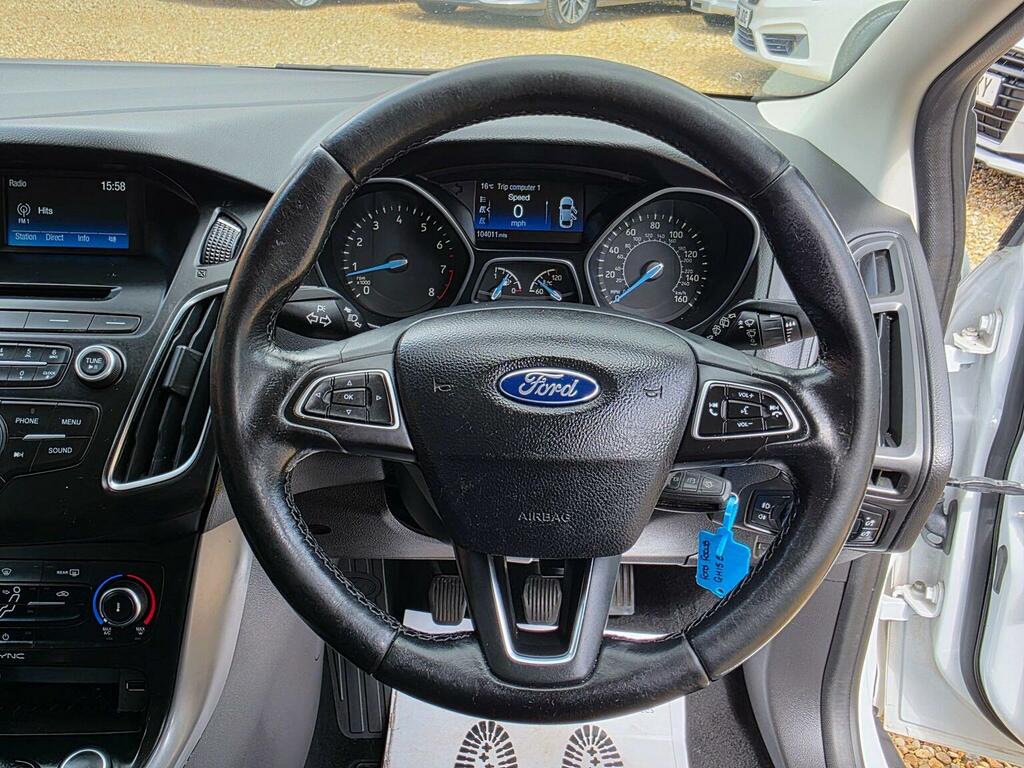 Ford Focus Hatchback 1.0T Ecoboost Zetec Euro 6 Ss 20 GH15EXS White #3