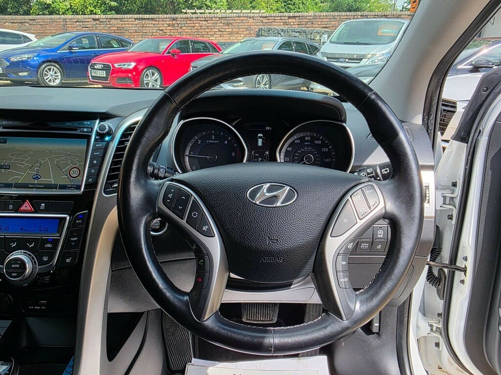 Hyundai I30 Hatchback 1.6 Crdi Blue Drive Premium Dct Euro 6 Blue #4