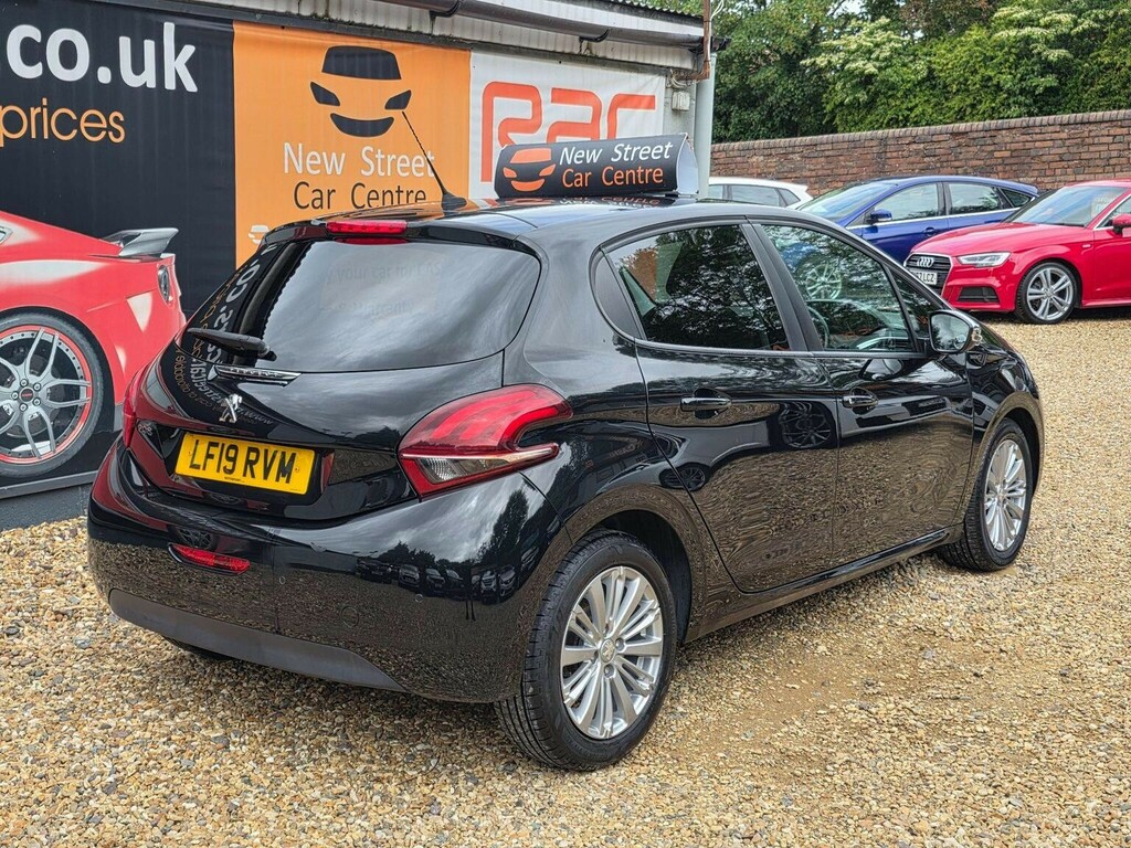 Peugeot 208 Hatchback 1.2 Puretech Signature Euro 6 Ss LF19RVM Black #6