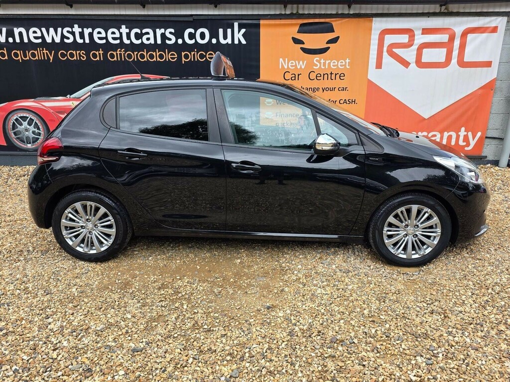 Peugeot 208 Hatchback 1.2 Puretech Signature Euro 6 Ss LF19RVM Black #5