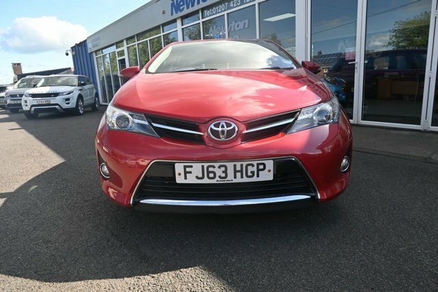 Toyota Auris 1.6 V-matic Icon Hatchback Multidrive S Red #2