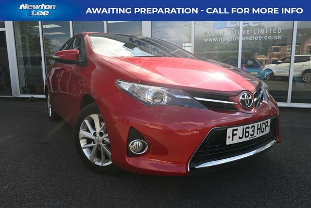 Toyota Auris 1.6 V-matic Icon Hatchback Multidrive S Red