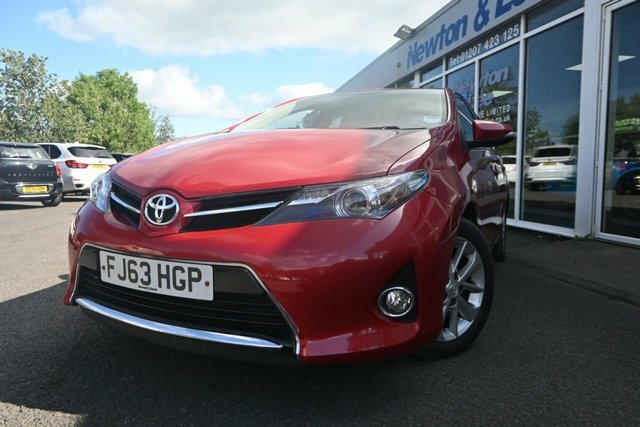 Toyota Auris 1.6 V-matic Icon Hatchback Multidrive S Red #3