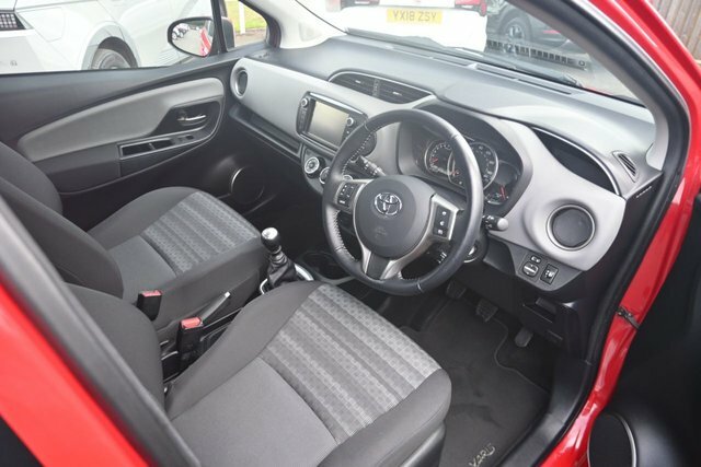 Toyota Yaris 1.33 Dual Vvt-i Icon Hatchback E YG16APT Red #4