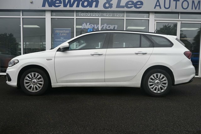 Fiat Tipo 1.4 Mpi Easy Estate Euro 6 95 P White #2