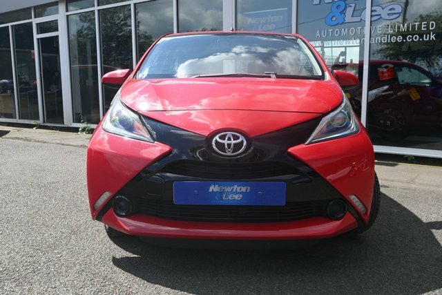 Toyota Aygo 1.0 Vvt-i X-play Hatchback Euro Red #2
