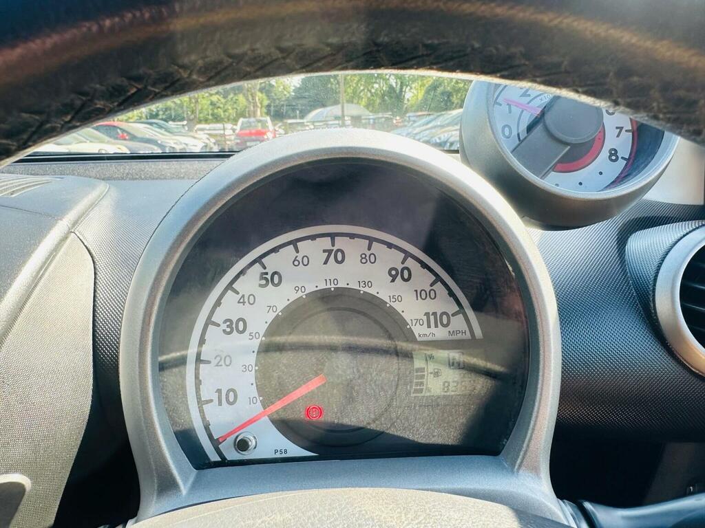 Toyota Aygo 1.0 Fire White #32