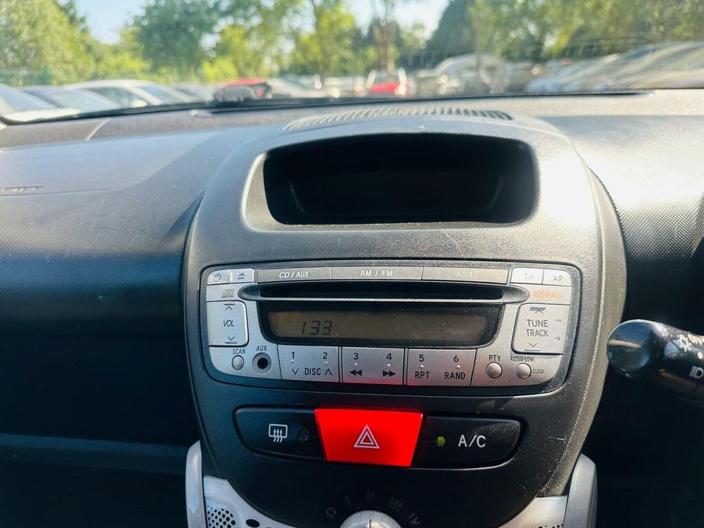 Toyota Aygo 1.0 Fire White #31