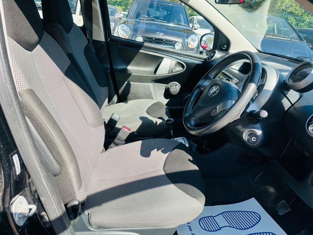 Toyota Aygo 1.0 Fire White #23