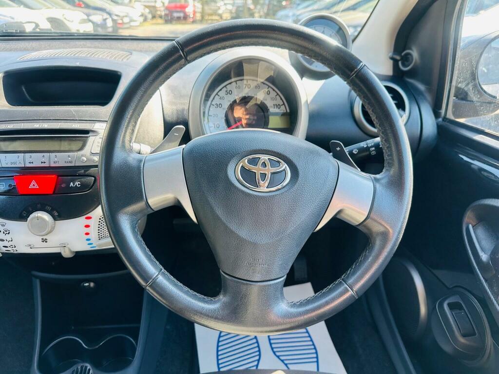 Toyota Aygo 1.0 Fire White #35