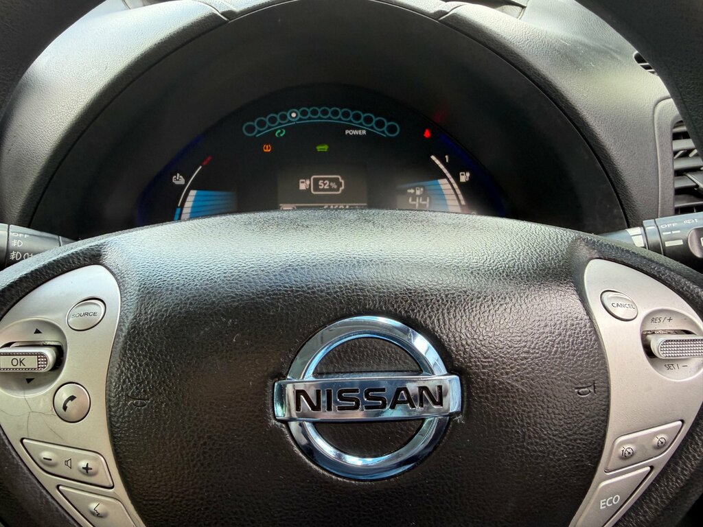 Nissan Leaf Tekna 109 Bhp Silver #10