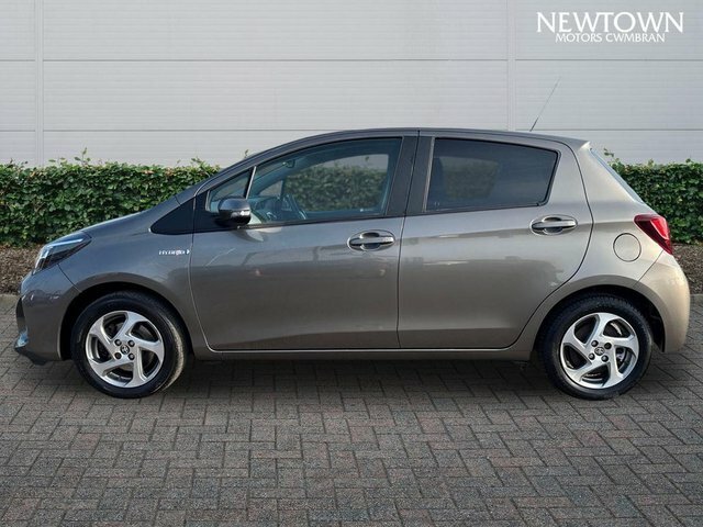 Toyota Yaris 1.5 Vvt-h Icon Hatchback Hybrid E-cvt E Brown #4