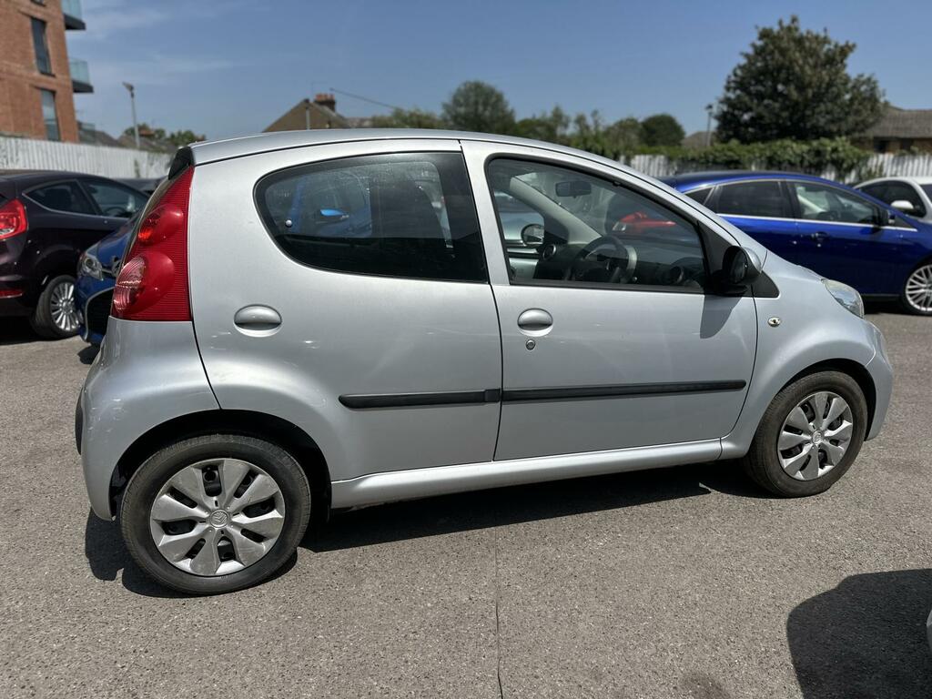 Peugeot 107 1.0 12V Urban Hatchback 2 Tronic Euro 4 Silver