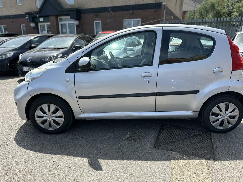 Peugeot 107 1.0 12V Urban Hatchback 2 Tronic Euro 4 Silver #6