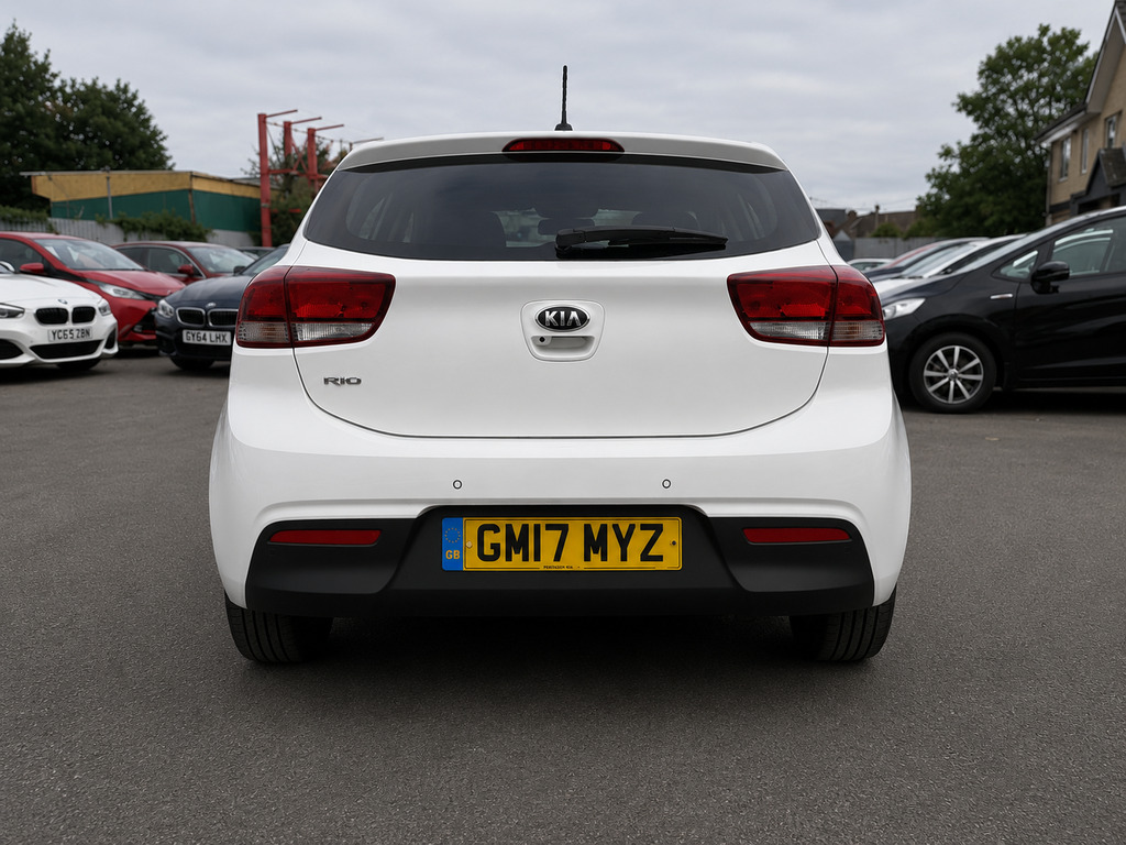 Kia RIO 1.4 2 Hatchback Euro 6 98 Bhp GM17MYZ White #6