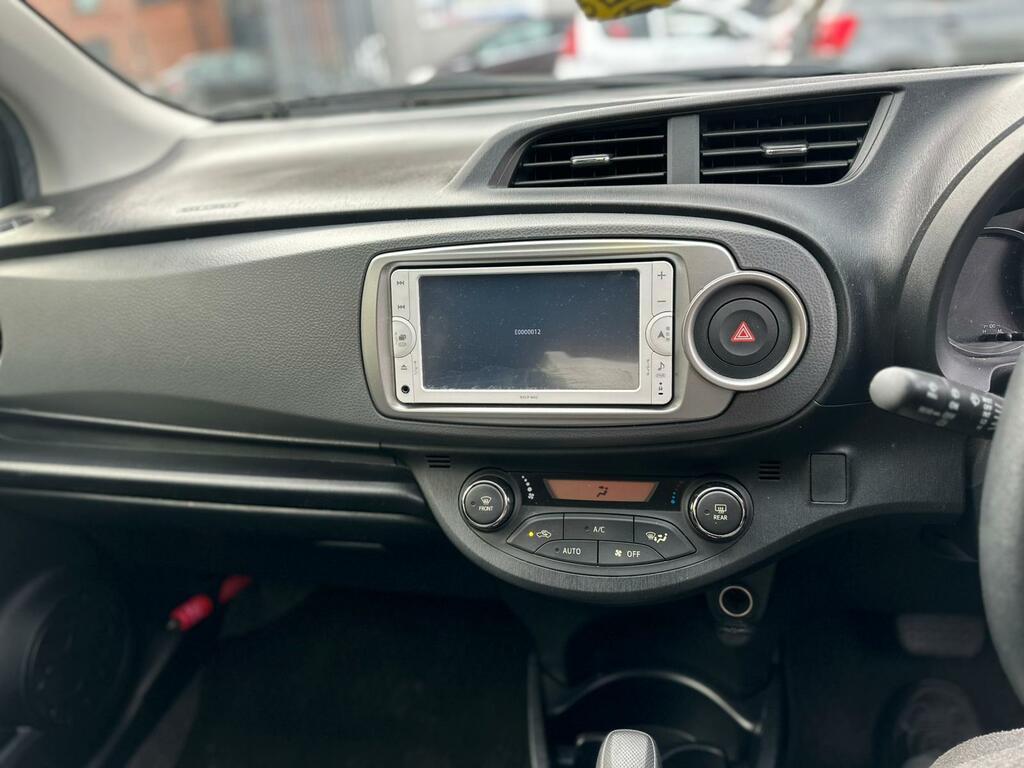Toyota Yaris 1.33 Dual Vvt-i Sr Euro 5 #8
