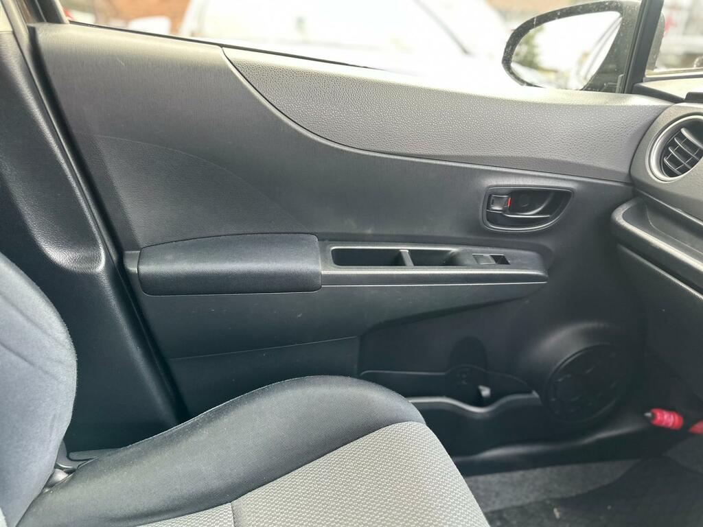 Toyota Yaris 1.33 Dual Vvt-i Sr Euro 5 #9