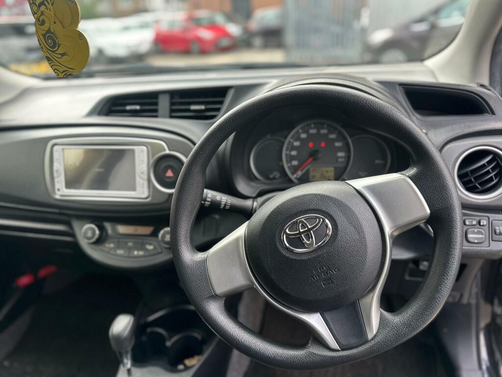 Toyota Yaris 1.33 Dual Vvt-i Sr Euro 5 #12