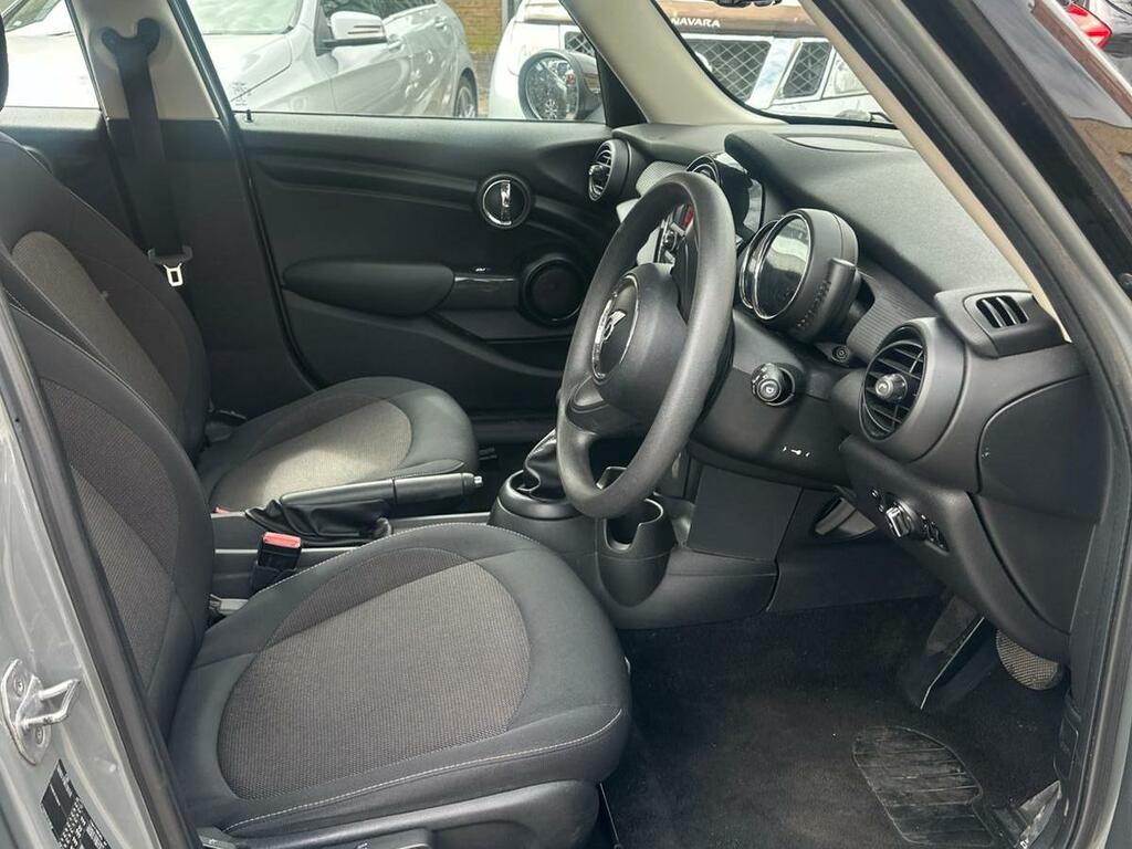 Mini Hatch 1.5 Cooper D Seven Hatchback Eur Black #8