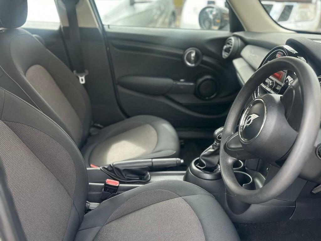 Mini Hatch 1.5 Cooper D Seven Hatchback Eur Black #10