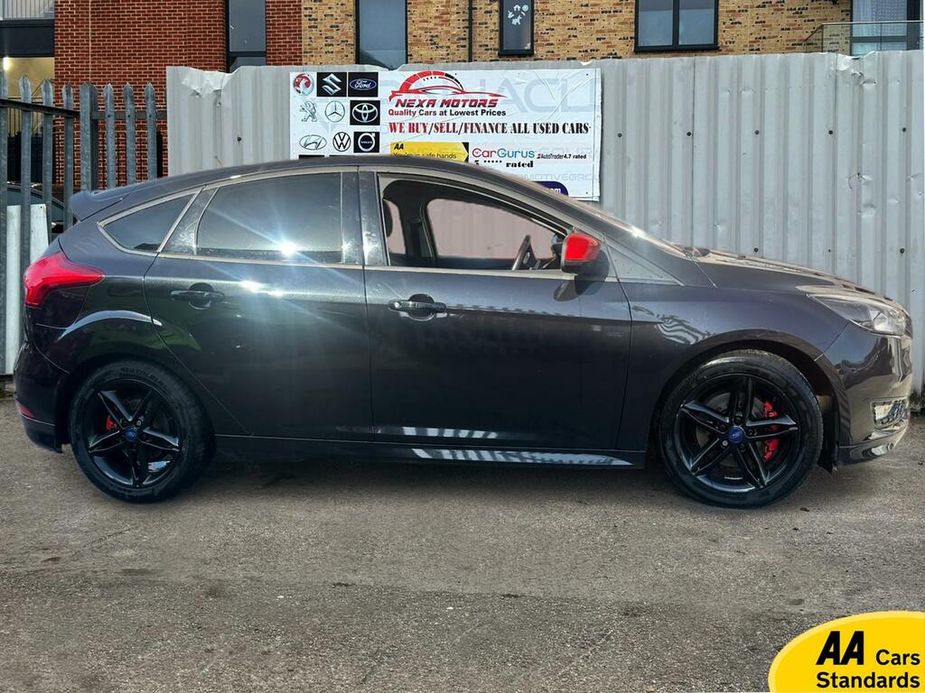 Ford Focus Zetec S Black #4