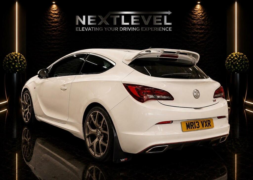 Vauxhall Astra GTC 2.0T Vxr Euro 5 Ss White #3