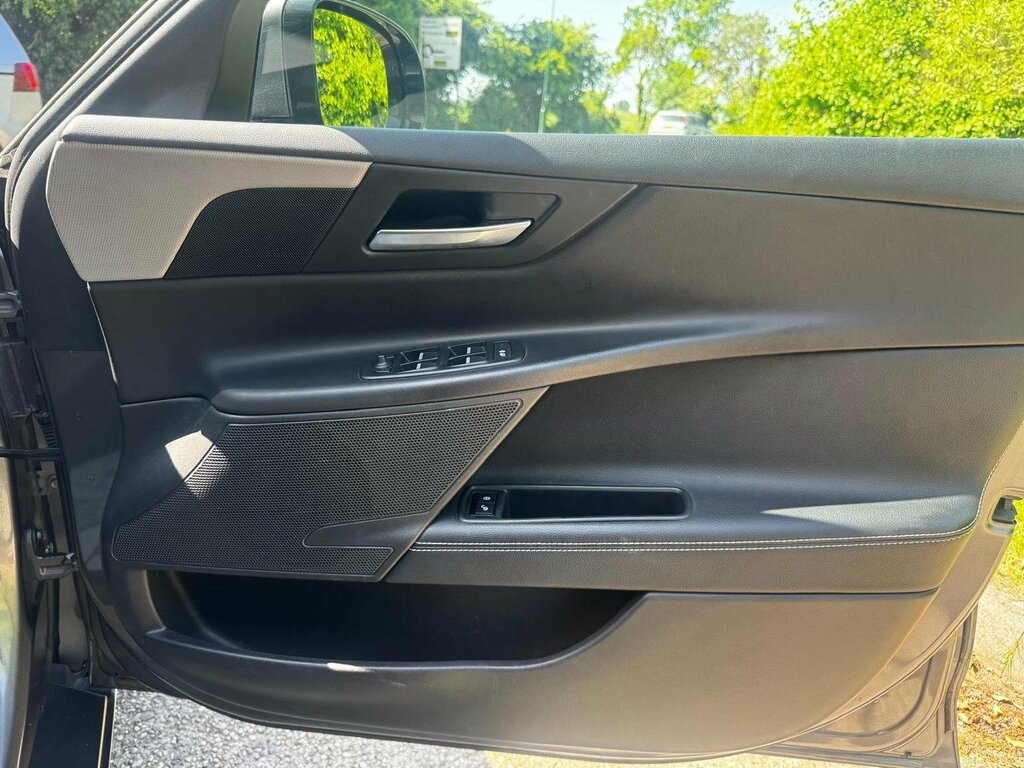 Jaguar XE Saloon Grey #93