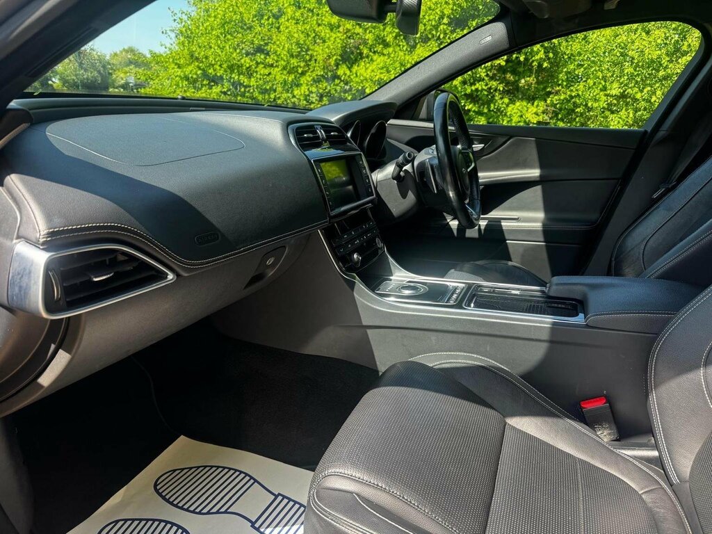 Jaguar XE Saloon Grey #48