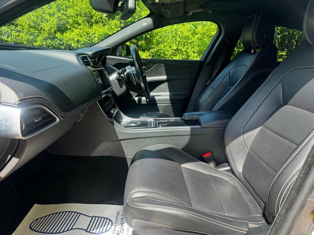 Jaguar XE Saloon Grey #106