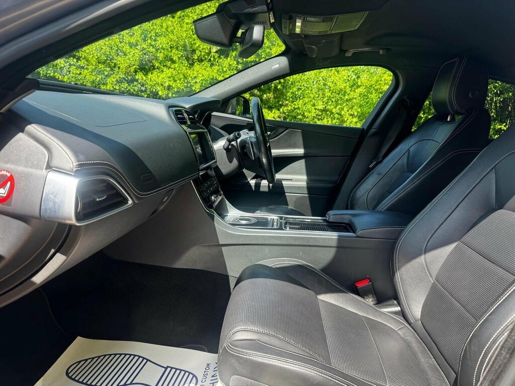 Jaguar XE Saloon Grey #51