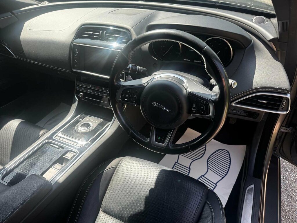 Jaguar XE Saloon Grey #111