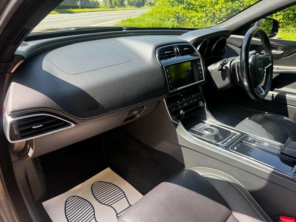 Jaguar XE Saloon Grey #18