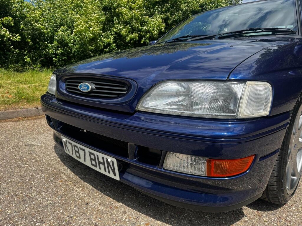 Ford Escort L Red #133
