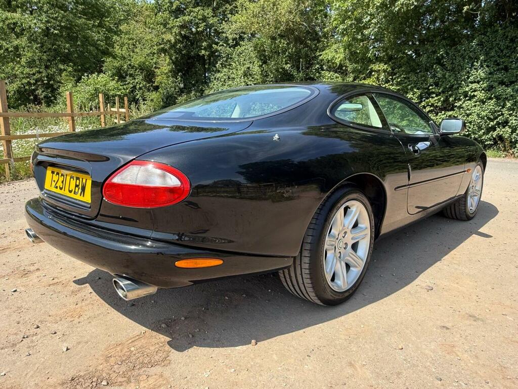 Jaguar XK8 4.0 2dr Black #4