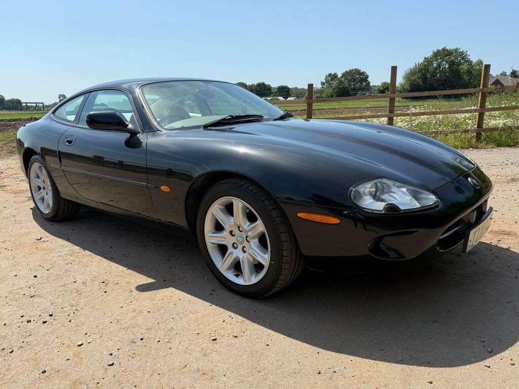 Jaguar XK8 4.0 2dr Black #2