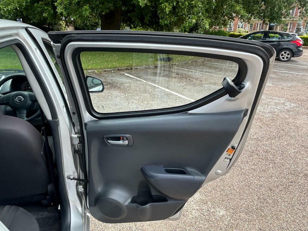 Nissan Pixo N-tec Silver #35