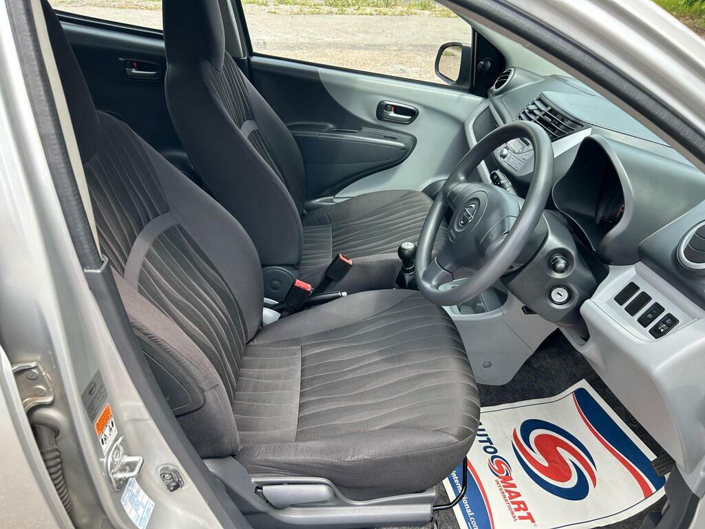 Nissan Pixo N-tec Silver #21