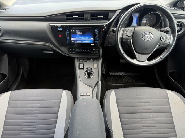Toyota Auris Vvt-h Icon Touring Sports HF68XYX Black #3