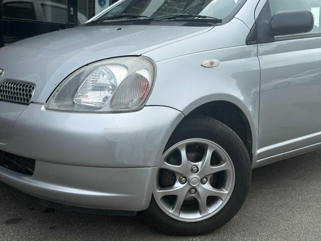 Toyota Yaris 1.0 Vvt-i 16V S Silver #10