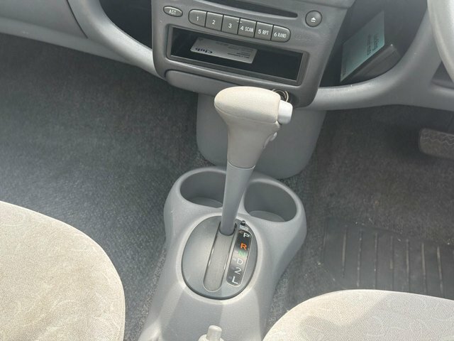 Toyota Yaris 1.0 Vvt-i 16V S Silver #23