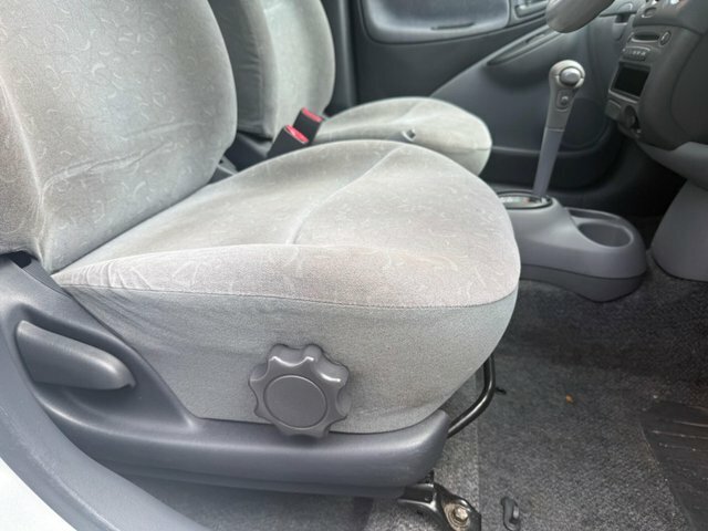 Toyota Yaris 1.0 Vvt-i 16V S Silver #21