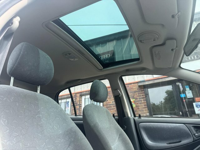 Toyota Yaris 1.0 Vvt-i 16V S Silver #17