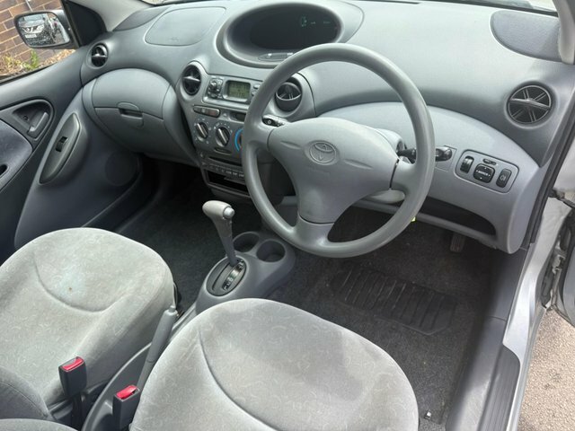 Toyota Yaris 1.0 Vvt-i 16V S Silver #16