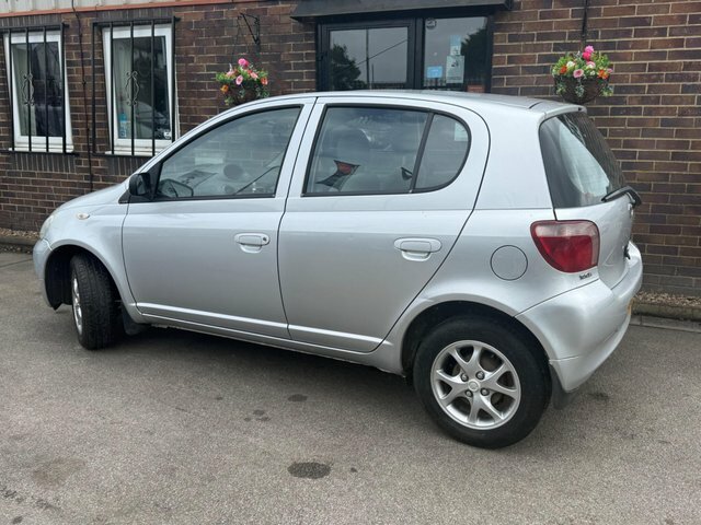 Toyota Yaris 1.0 Vvt-i 16V S Silver #11
