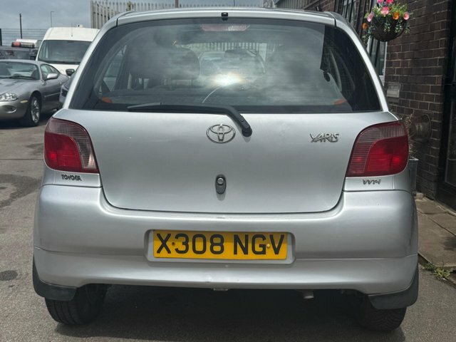 Toyota Yaris 1.0 Vvt-i 16V S Silver #13