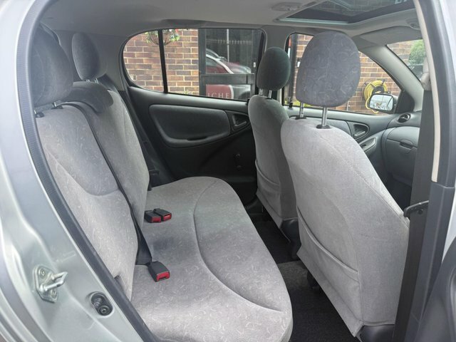 Toyota Yaris 1.0 Vvt-i 16V S Silver #34